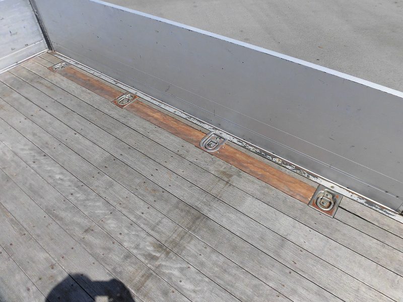 日野レンジャーアルミブロック中型（4t）[写真21]