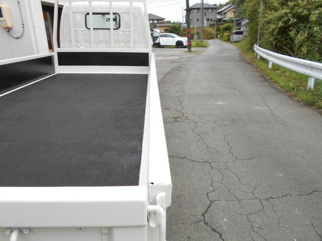トヨタトヨエース平ボディ小型（2t・3t）[写真17]