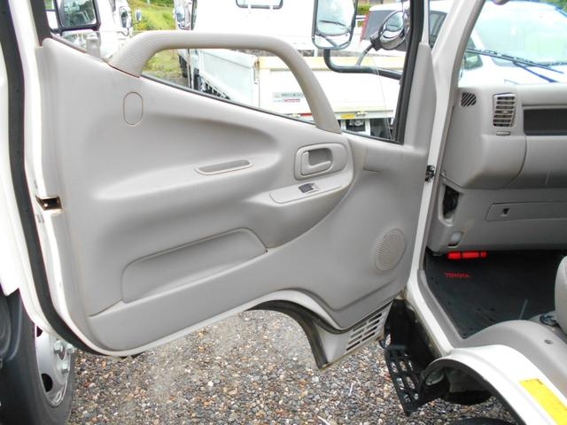 トヨタトヨエース平ボディ小型（2t・3t）[写真34]