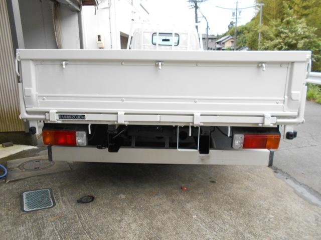 トヨタトヨエース平ボディ小型（2t・3t）[写真08]