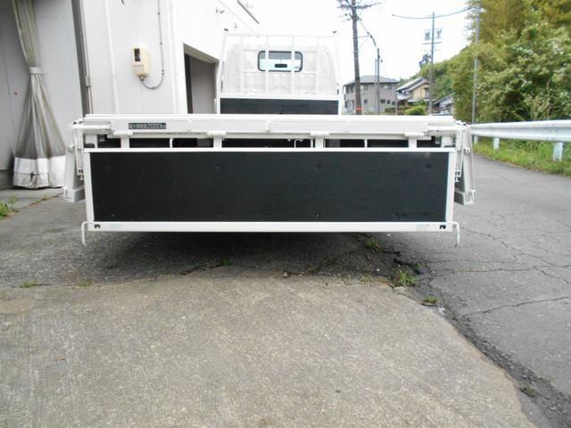トヨタトヨエース平ボディ小型（2t・3t）[写真09]