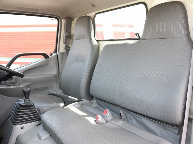 日野デュトロ平ボディ小型（2t・3t）[写真24]