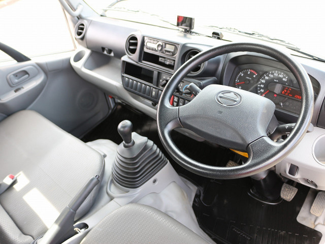 日野デュトロ平ボディ小型（2t・3t）[写真28]