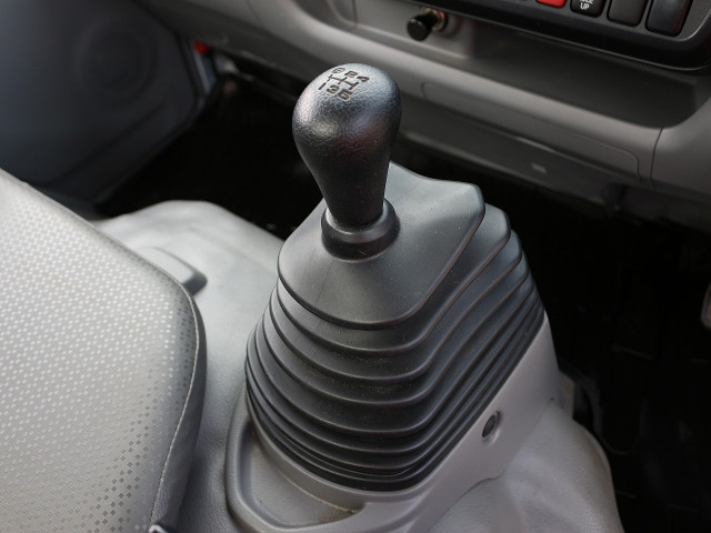 日野デュトロ平ボディ小型（2t・3t）[写真34]