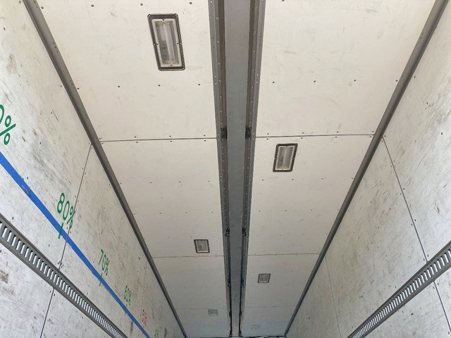 いすゞギガアルミウイング大型（10t）[写真10]