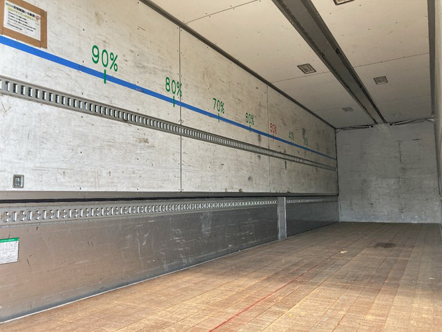 いすゞギガアルミウイング大型（10t）[写真11]