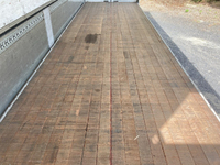 いすゞギガアルミウイング大型（10t）[写真13]