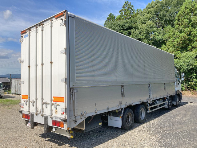 いすゞギガアルミウイング大型（10t）[写真02]