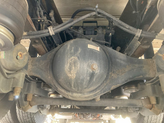 いすゞギガアルミウイング大型（10t）[写真23]