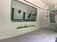 いすゞギガアルミウイング大型（10t）[写真34]