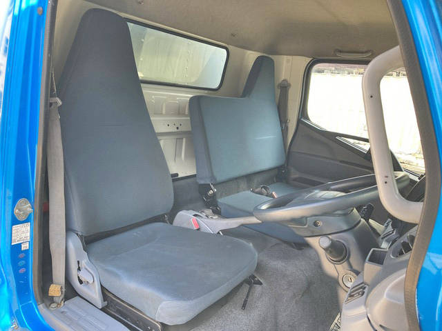 三菱ふそうキャンターアルミバン小型（2t・3t）[写真29]