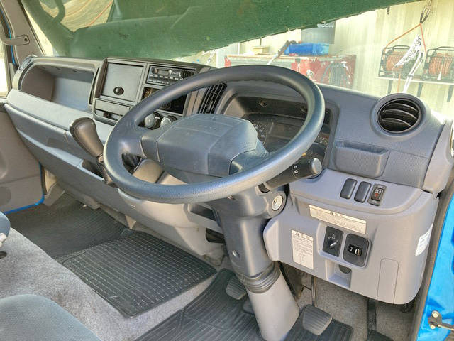 三菱ふそうキャンターアルミバン小型（2t・3t）[写真30]