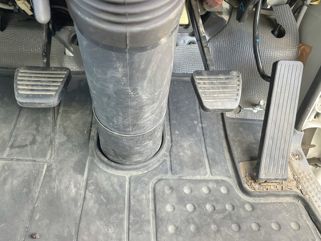 いすゞエルフ高所作業車小型（2t・3t）[写真38]