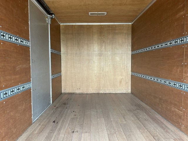 三菱ふそうキャンターアルミバン小型（2t・3t）[写真14]