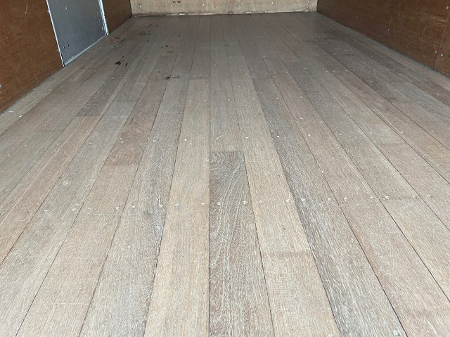 三菱ふそうキャンターアルミバン小型（2t・3t）[写真16]