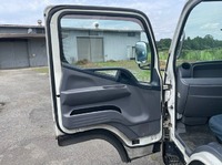 三菱ふそうキャンターアルミバン小型（2t・3t）[写真21]