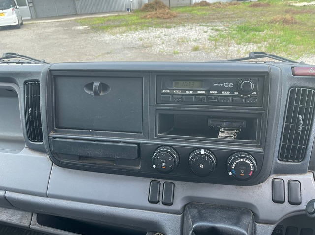 三菱ふそうキャンターアルミバン小型（2t・3t）[写真26]