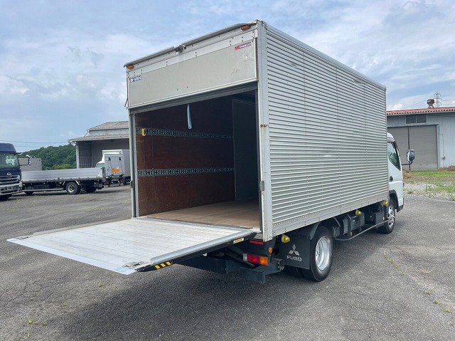 三菱ふそうキャンターアルミバン小型（2t・3t）[写真09]