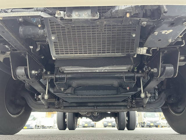 三菱ふそうキャンター平ボディ小型（2t・3t）[写真12]