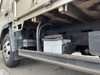 三菱ふそうキャンター平ボディ小型（2t・3t）[写真13]