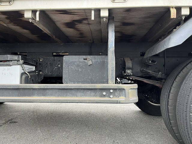 三菱ふそうキャンター平ボディ小型（2t・3t）[写真14]