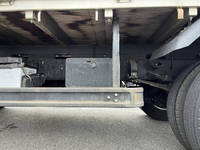 三菱ふそうキャンター平ボディ小型（2t・3t）[写真14]