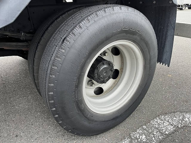 三菱ふそうキャンター平ボディ小型（2t・3t）[写真19]