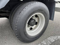 三菱ふそうキャンター平ボディ小型（2t・3t）[写真19]