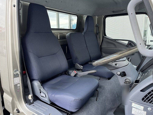 三菱ふそうキャンター平ボディ小型（2t・3t）[写真22]