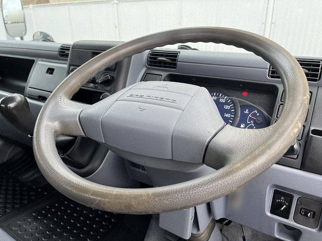 三菱ふそうキャンター平ボディ小型（2t・3t）[写真25]