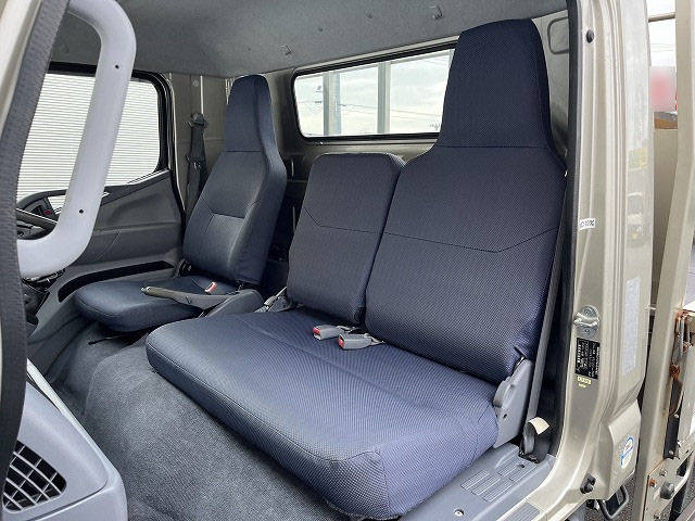 三菱ふそうキャンター平ボディ小型（2t・3t）[写真31]