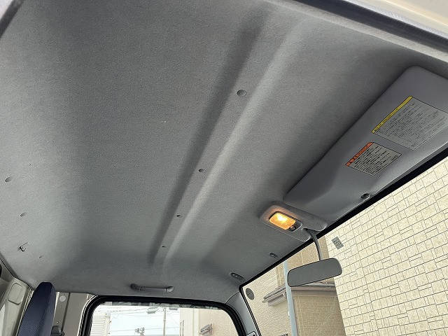 三菱ふそうキャンター平ボディ小型（2t・3t）[写真34]