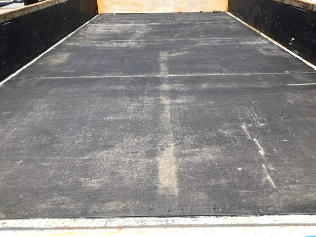 日野デュトロ平ボディ小型（2t・3t）[写真11]