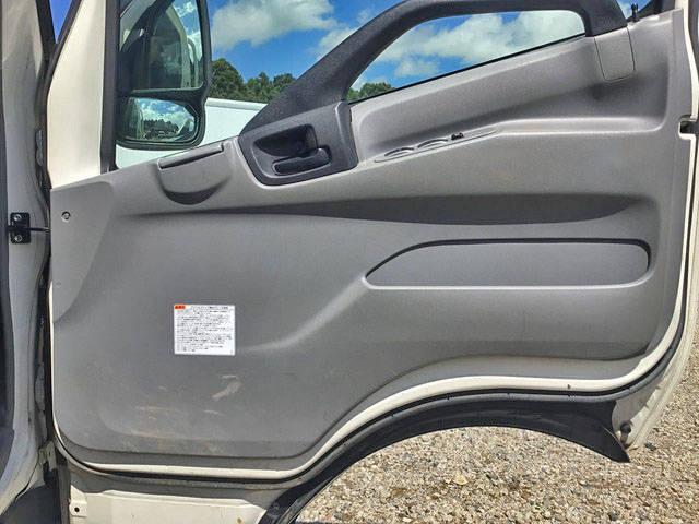 日野デュトロ平ボディ小型（2t・3t）[写真21]