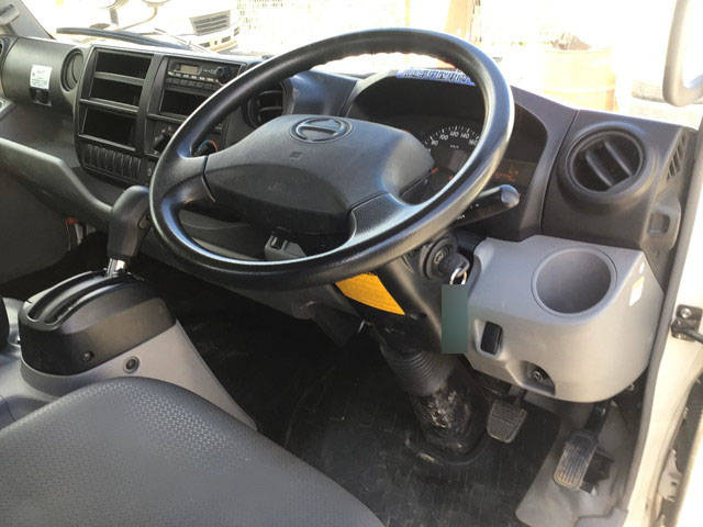 日野デュトロ平ボディ小型（2t・3t）[写真25]