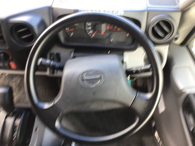 日野デュトロ平ボディ小型（2t・3t）[写真27]