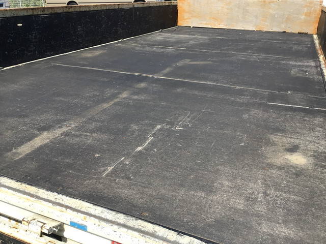 日野デュトロ平ボディ小型（2t・3t）[写真09]