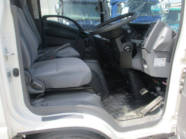 いすゞエルフ冷凍車（冷蔵車）小型（2t・3t）[写真15]