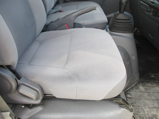 いすゞエルフ冷凍車（冷蔵車）小型（2t・3t）[写真16]