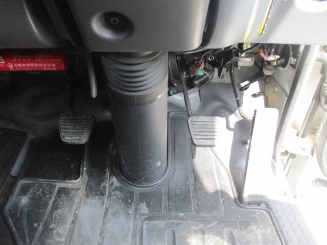 いすゞエルフ冷凍車（冷蔵車）小型（2t・3t）[写真17]