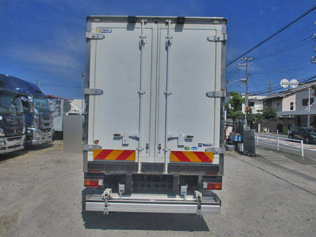 いすゞエルフ冷凍車（冷蔵車）小型（2t・3t）[写真06]