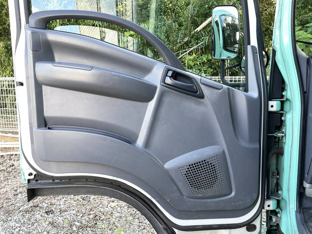 いすゞエルフアルミバン小型（2t・3t）[写真20]