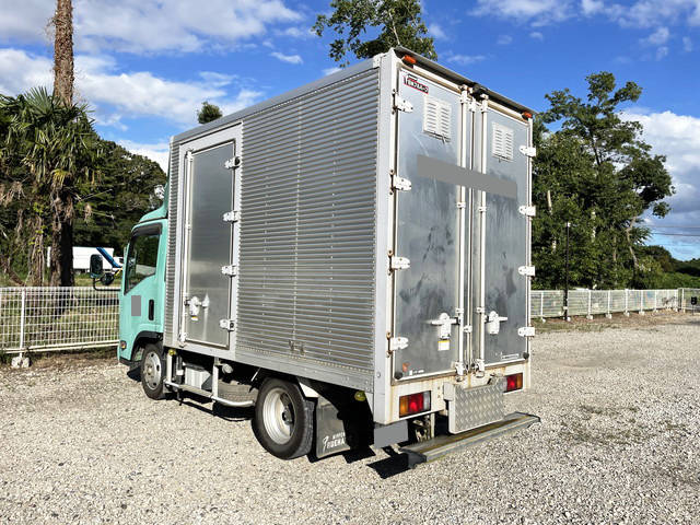 いすゞエルフアルミバン小型（2t・3t）[写真04]