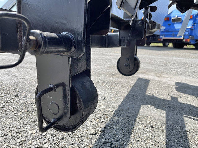 いすゞフォワードコンテナ専用車中型（4t）[写真11]