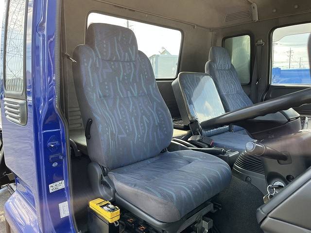 いすゞフォワードコンテナ専用車中型（4t）[写真12]