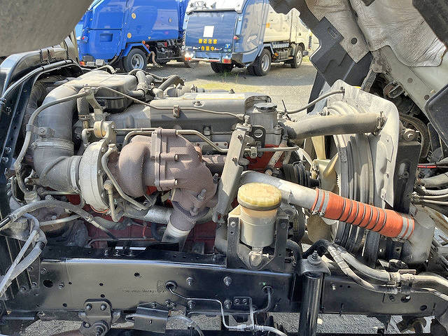 いすゞフォワードコンテナ専用車中型（4t）[写真16]