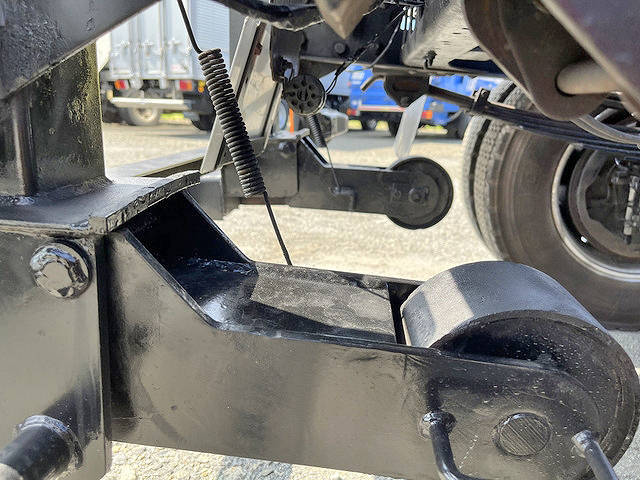 いすゞフォワードコンテナ専用車中型（4t）[写真19]