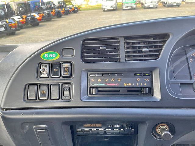 いすゞフォワードコンテナ専用車中型（4t）[写真21]