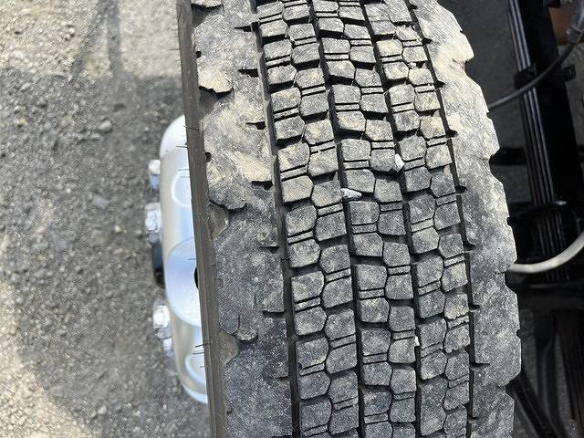 いすゞフォワードコンテナ専用車中型（4t）[写真32]