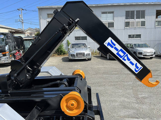 いすゞフォワードコンテナ専用車中型（4t）[写真04]